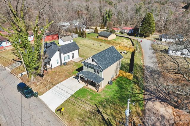 201 N Davis Avenue, Newton, NC 28658