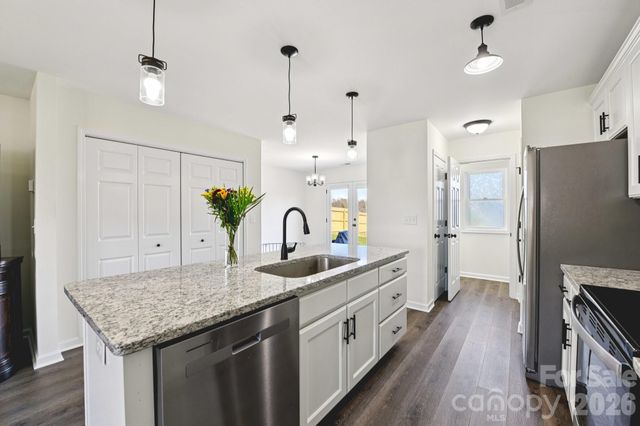 201 N Davis Avenue, Newton, NC 28658