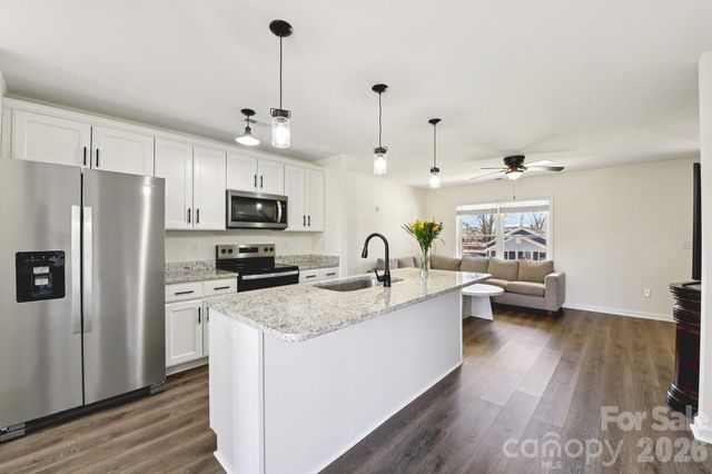 201 N Davis Avenue, Newton, NC 28658