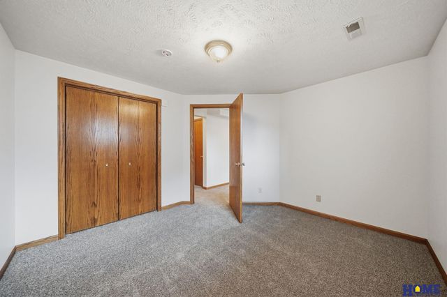 3410 Scottsdale Lane, Lincoln, NE 68516