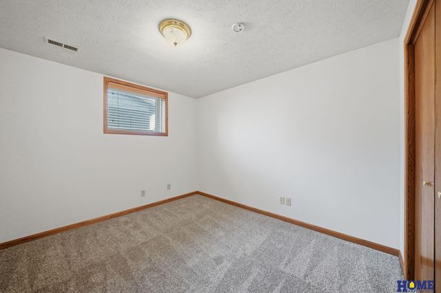 3410 Scottsdale Lane, Lincoln, NE 68516