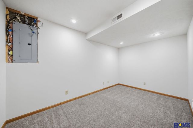 3410 Scottsdale Lane, Lincoln, NE 68516
