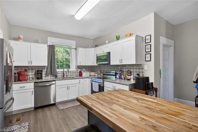 221 Cedar ST, Suffolk, VA 23434