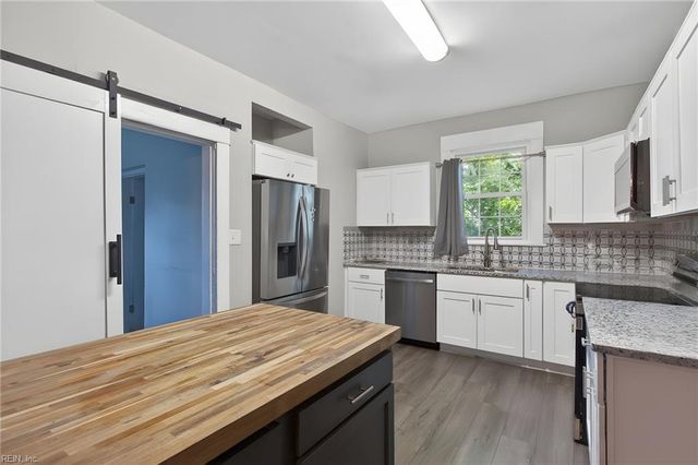 221 Cedar ST, Suffolk, VA 23434