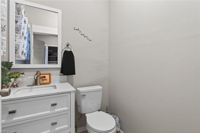 221 Cedar ST, Suffolk, VA 23434