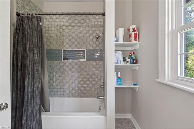 221 Cedar ST, Suffolk, VA 23434