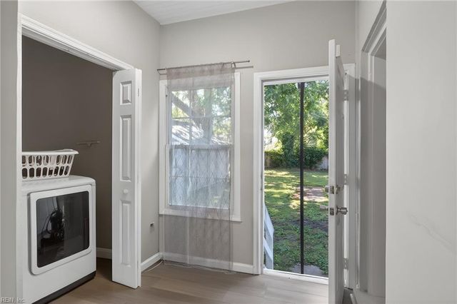 221 Cedar ST, Suffolk, VA 23434