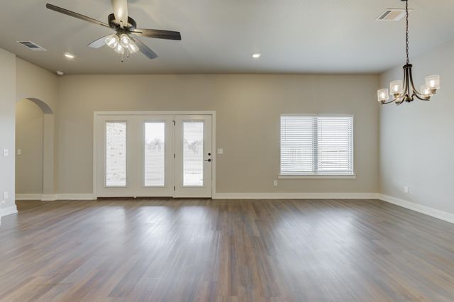 805 N Grover Avenue, Lubbock, TX 79416