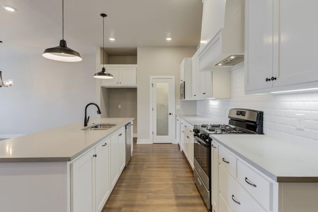 805 N Grover Avenue, Lubbock, TX 79416