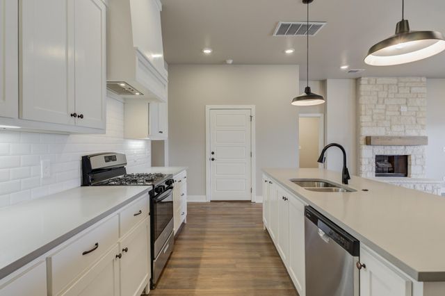 805 N Grover Avenue, Lubbock, TX 79416