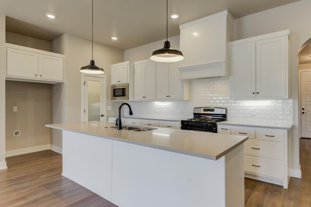 805 N Grover Avenue, Lubbock, TX 79416