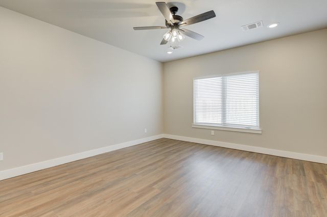 805 N Grover Avenue, Lubbock, TX 79416