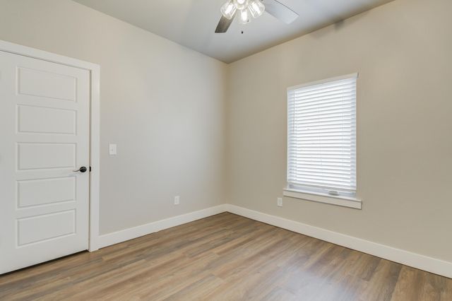 805 N Grover Avenue, Lubbock, TX 79416