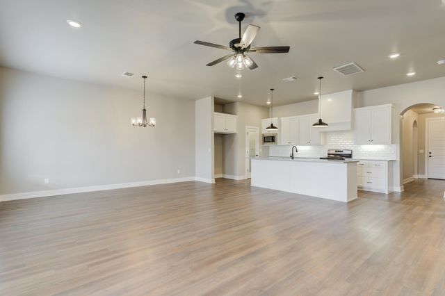 805 N Grover Avenue, Lubbock, TX 79416