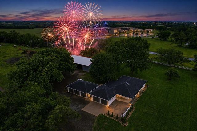 17341 N 158th Street, Basehor, KS 66007