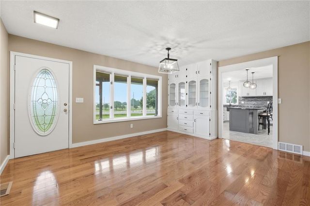 17341 N 158th Street, Basehor, KS 66007