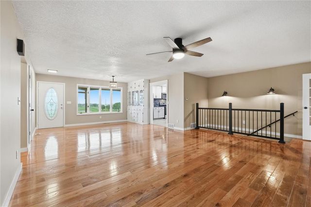17341 N 158th Street, Basehor, KS 66007