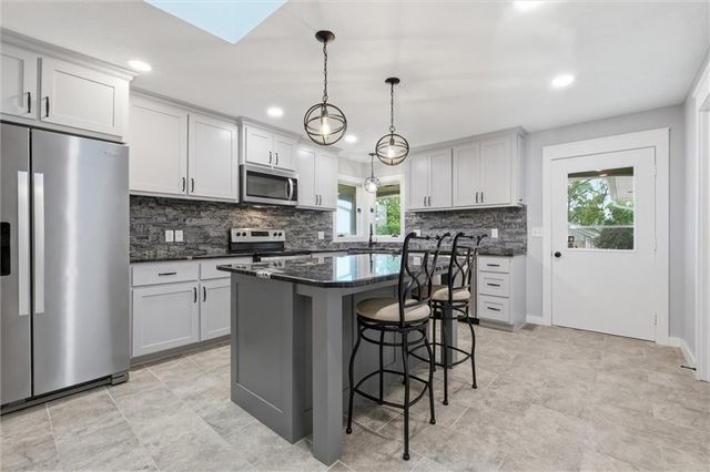 17341 N 158th Street, Basehor, KS 66007