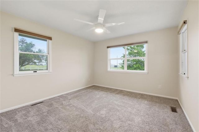 17341 N 158th Street, Basehor, KS 66007