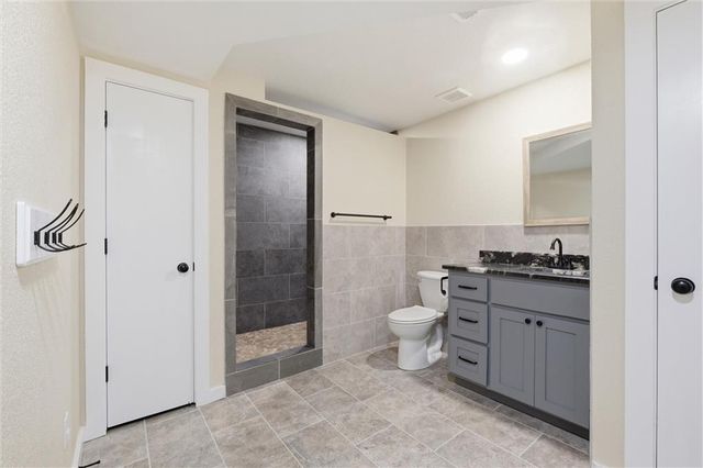 17341 N 158th Street, Basehor, KS 66007