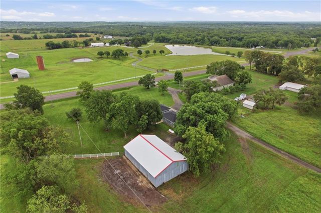 17341 N 158th Street, Basehor, KS 66007