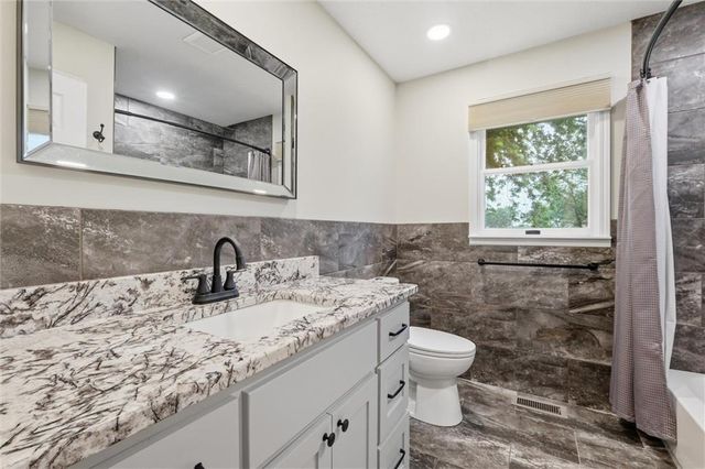 17341 N 158th Street, Basehor, KS 66007