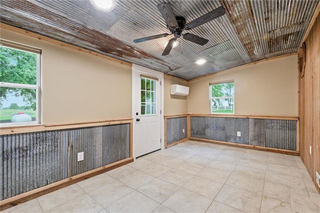 17341 N 158th Street, Basehor, KS 66007