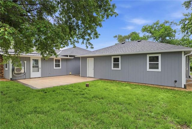 17341 N 158th Street, Basehor, KS 66007