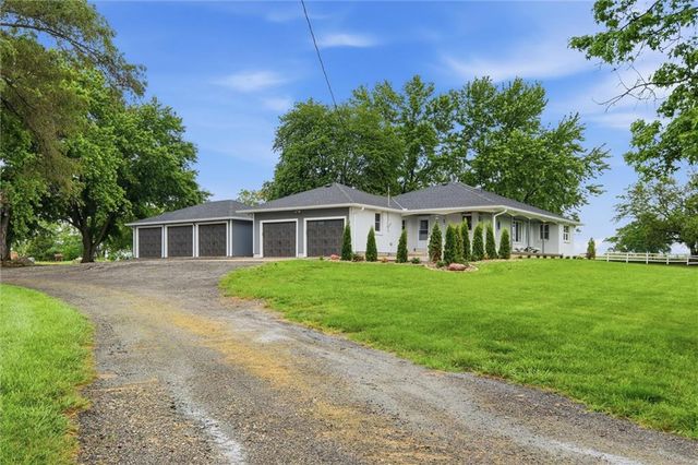 17341 N 158th Street, Basehor, KS 66007