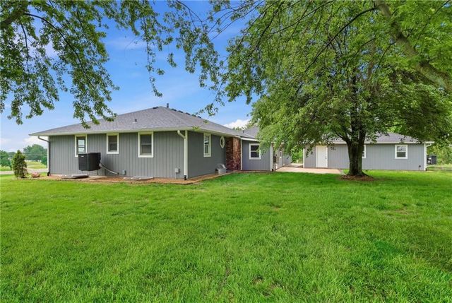 17341 N 158th Street, Basehor, KS 66007