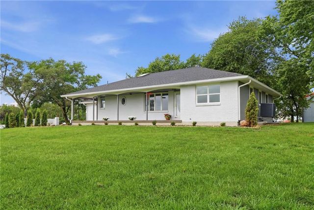 17341 N 158th Street, Basehor, KS 66007