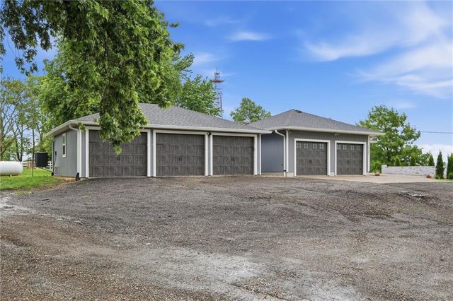 17341 N 158th Street, Basehor, KS 66007