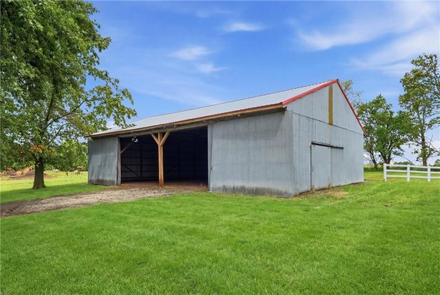 17341 N 158th Street, Basehor, KS 66007
