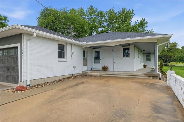 17341 N 158th Street, Basehor, KS 66007