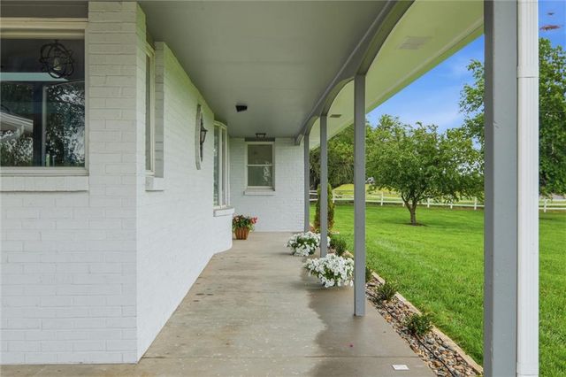 17341 N 158th Street, Basehor, KS 66007