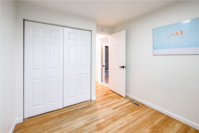 220 Aberdeen Dr, North Fayette, PA 15071