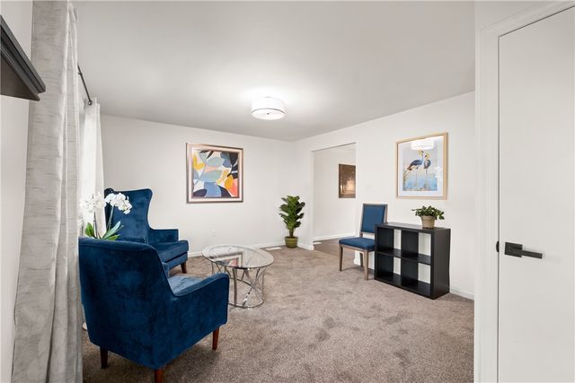 220 Aberdeen Dr, North Fayette, PA 15071