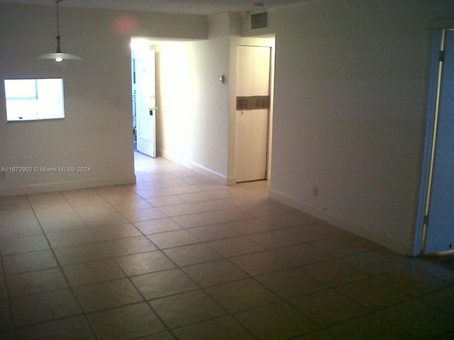 2008 Jackson St E8, Hollywood, FL 33020