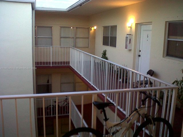 2008 Jackson St E8, Hollywood, FL 33020