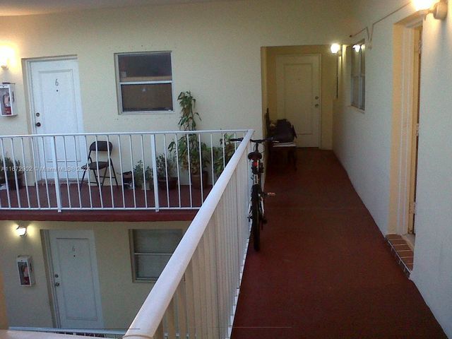 2008 Jackson St E8, Hollywood, FL 33020