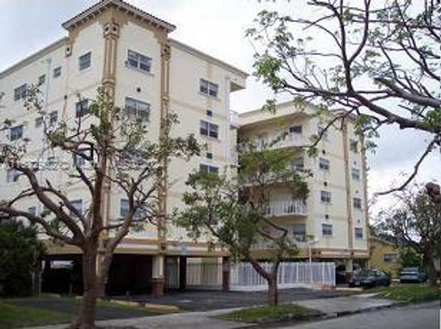 2008 Jackson St E8, Hollywood, FL 33020