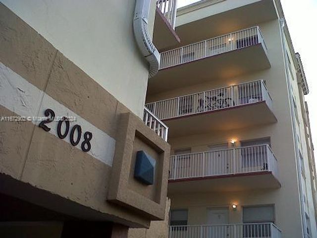 2008 Jackson St E8, Hollywood, FL 33020