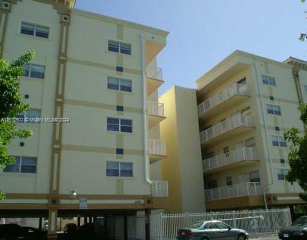 2008 Jackson St E8, Hollywood, FL 33020