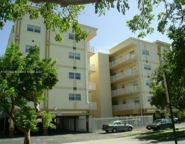 2008 Jackson St E8, Hollywood, FL 33020