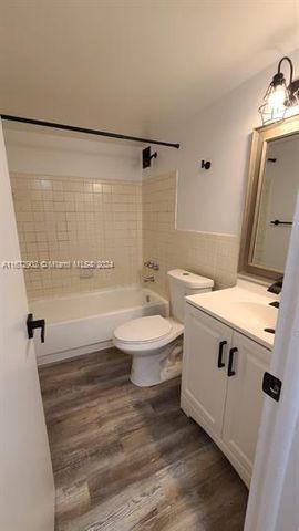 2008 Jackson St E8, Hollywood, FL 33020