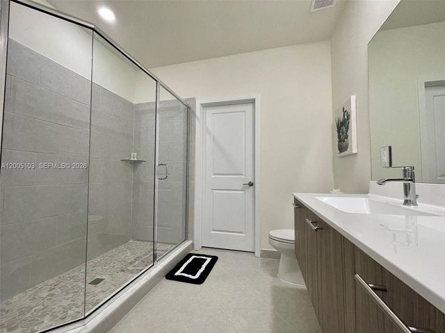 10300 NW 66TH AV 101, Doral, FL 33178