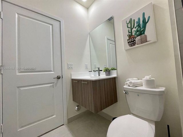 10300 NW 66TH AV 101, Doral, FL 33178