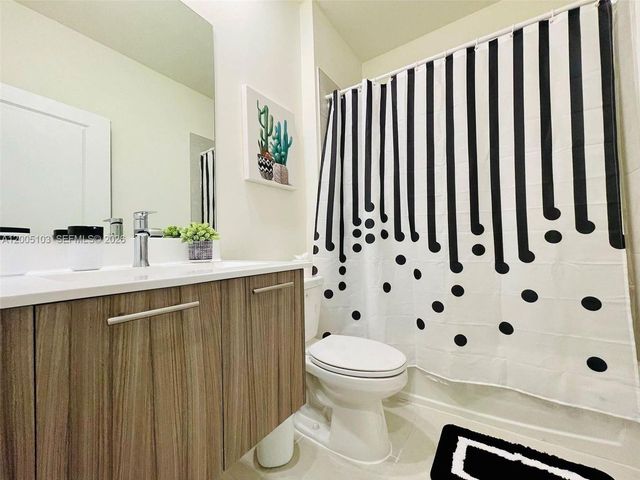 10300 NW 66TH AV 101, Doral, FL 33178