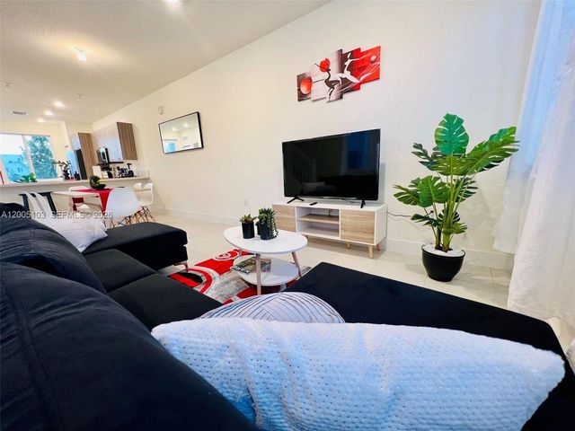 10300 NW 66TH AV 101, Doral, FL 33178