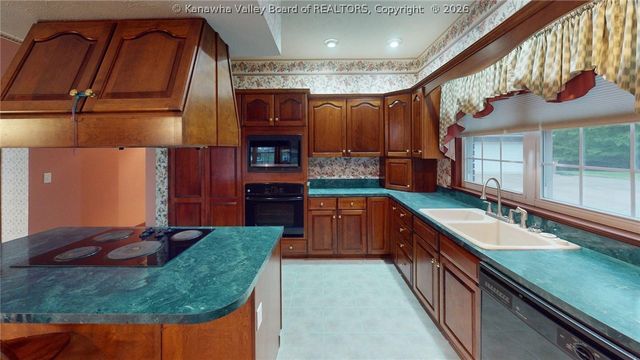 140 Morton Drive, Hamlin, WV 25523